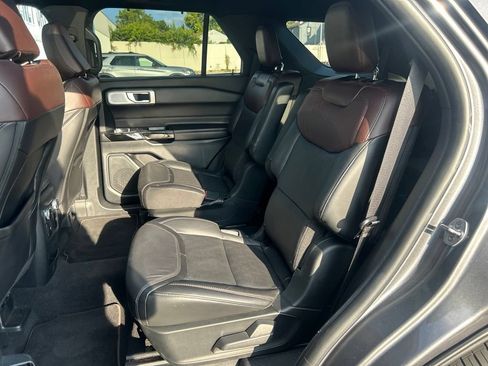 Used 2021 Ford Explorer Platinum w/ Equipment Group 601A AWD/4WD image 26