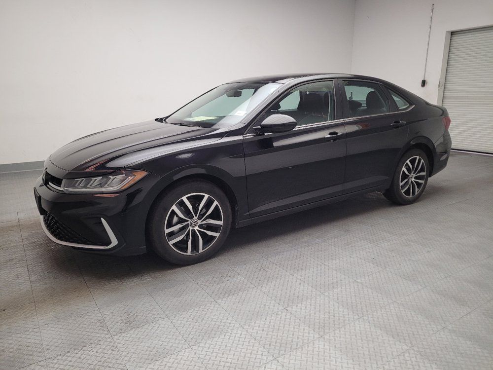 Used 2025 Volkswagen Jetta SE FWD image 2