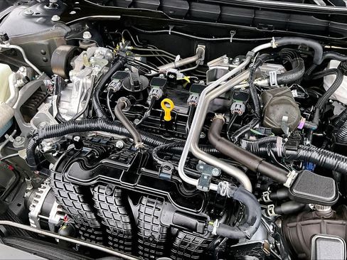 Used 2025 Nissan Altima 2.5 SV image 32