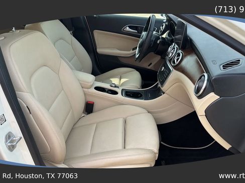 Used 2017 Mercedes-Benz GLA 250 w/ Premium Package image 38