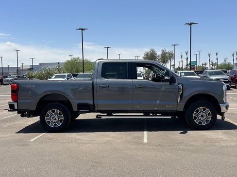 Used 2025 Ford F250 Lariat AWD/4WD image 6