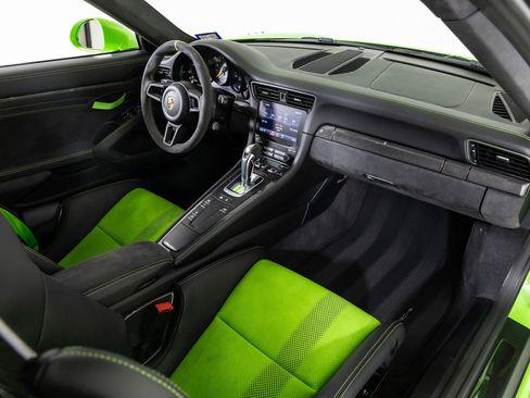 Used 2019 Porsche 911 GT3 RS image 32