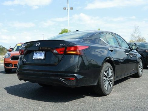 Used 2023 Nissan Altima 2.5 SV image 6