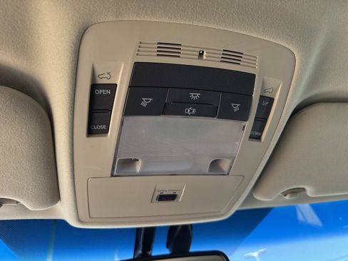 Used 2015 Lexus RX 450h AWD image 28