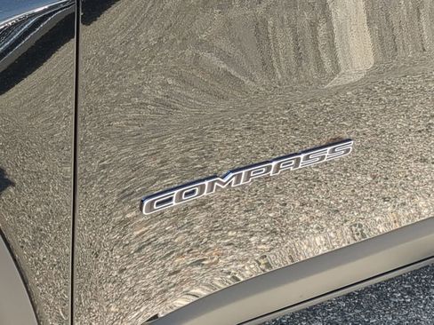 Used 2022 Jeep Compass Limited image 13