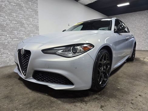 Used 2021 Alfa Romeo Giulia Sprint w/ Nero Edizione image 5