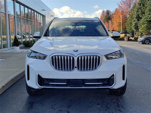 New 2026 BMW X5 xDrive50e image 2