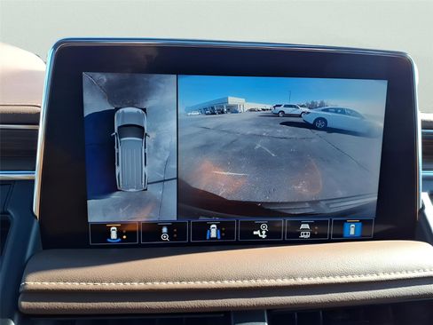 Used 2021 Chevrolet Suburban High Country w/ Premium Package image 22