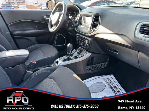 Used 2020 Jeep Compass Sport image 31