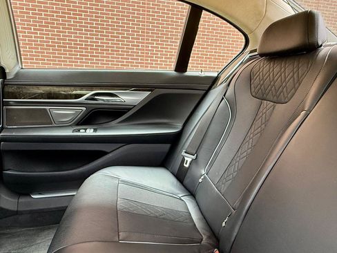 Used 2017 BMW 750i xDrive AWD/4WD image 28