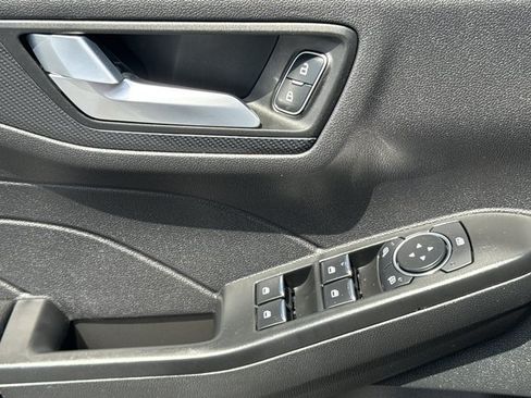 Used 2025 Ford Escape ST-Line FWD image 16