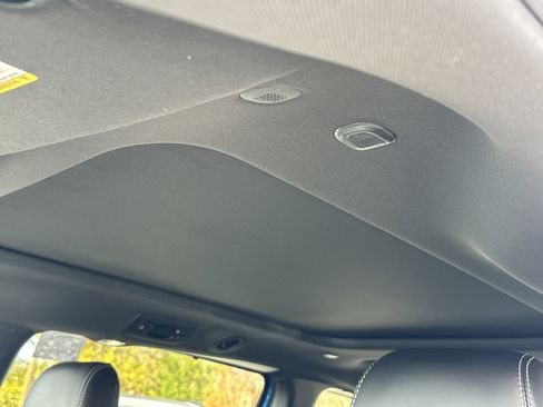 New 2026 Chrysler Pacifica Limited w/ Uconnect Theater Family Group image 12