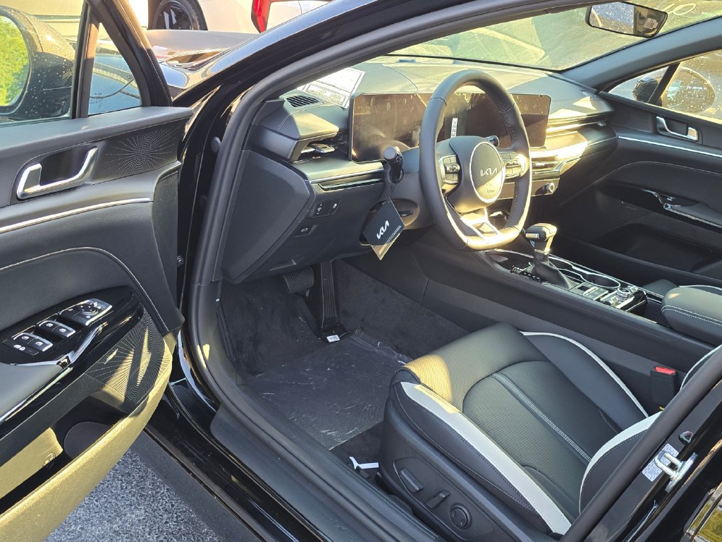 New 2027 Kia K5 GT-Line FWD image 3