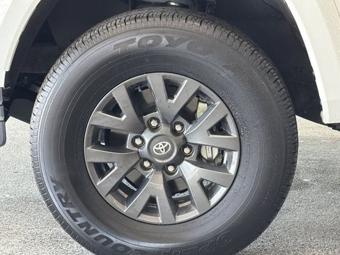 Used 2023 Toyota Tacoma SR5 RWD image 23