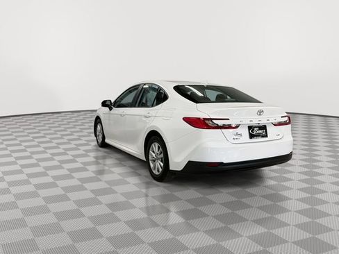 Used 2025 Toyota Camry LE image 8