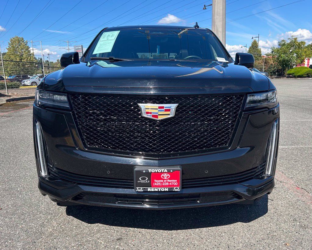 Used 2024 Cadillac Escalade Sport AWD/4WD image 2
