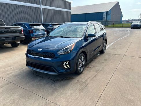 Used 2020 Kia Niro LXS FWD image 1