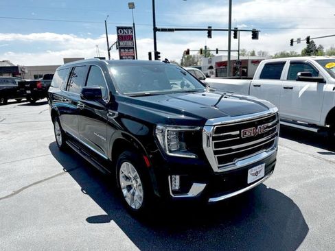 Used 2023 GMC Yukon XL SLT w/ SLT Premium Package AWD/4WD image 7