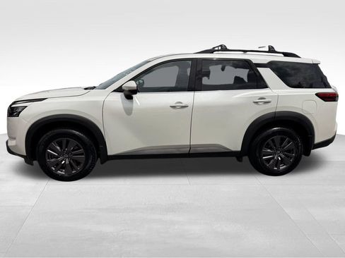 Certified 2023 Nissan Pathfinder SV w/ SV Premium Package AWD/4WD image 13