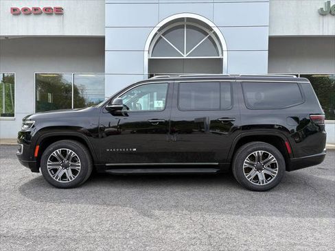 Certified 2024 Jeep Wagoneer Series II w/ Flexible Seating Group AWD/4WD image 2