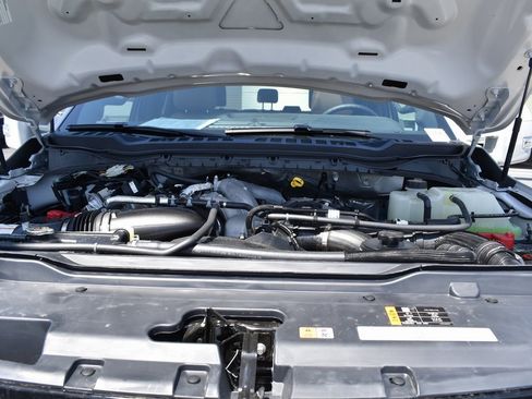 Used 2025 Ford F450 Lariat w/ FX4 Off-Road Package image 40