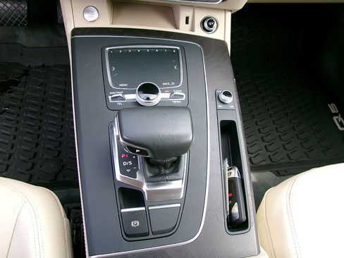 Used 2018 Audi Q5 Prestige w/ Prestige Package image 18