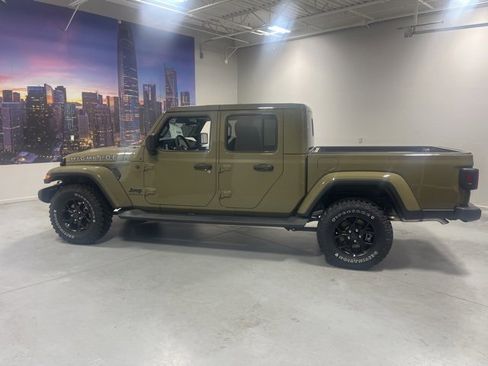 New 2025 Jeep Gladiator Sport image 4