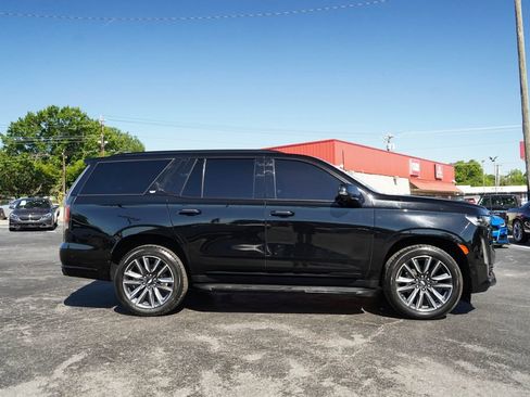 Used 2023 Cadillac Escalade Sport AWD/4WD image 2