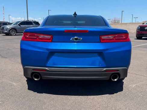 Used 2018 Chevrolet Camaro LT w/ Technology Package RWD image 5