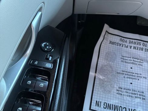 Used 2023 Hyundai Tucson Limited image 24