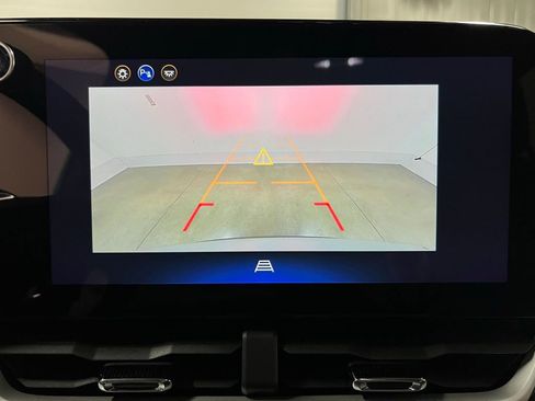 New 2026 Chevrolet Equinox LT w/ Convenience Package II image 17