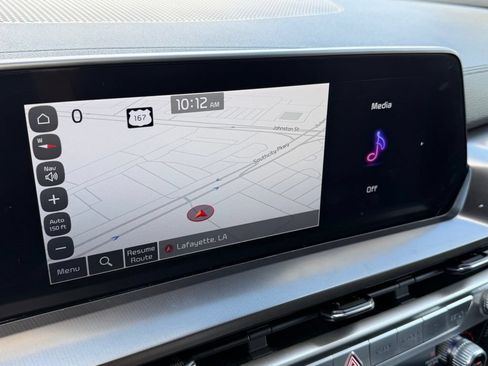 Used 2023 Kia Telluride LX FWD image 19