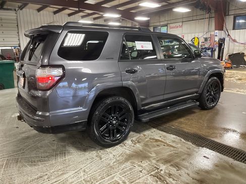 Used 2019 Toyota 4Runner Limited AWD/4WD image 5