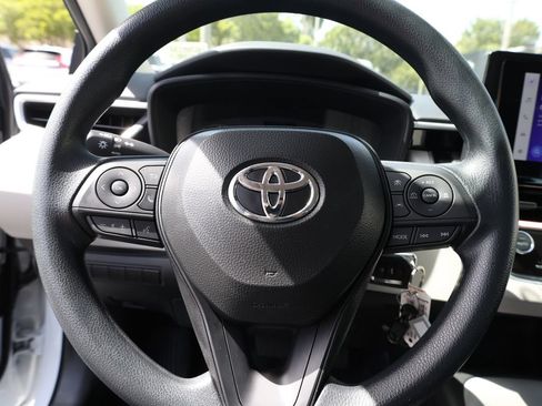 Used 2025 Toyota Corolla LE FWD image 28