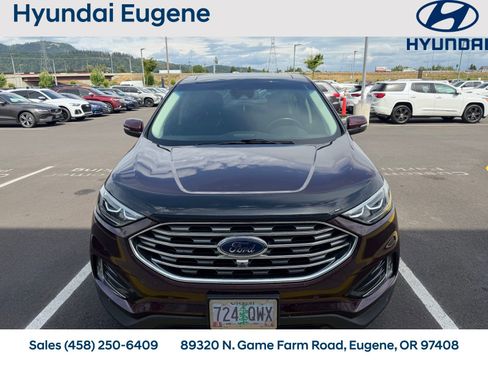 Used 2019 Ford Edge Titanium w/ Equipment Group 301A AWD/4WD image 7