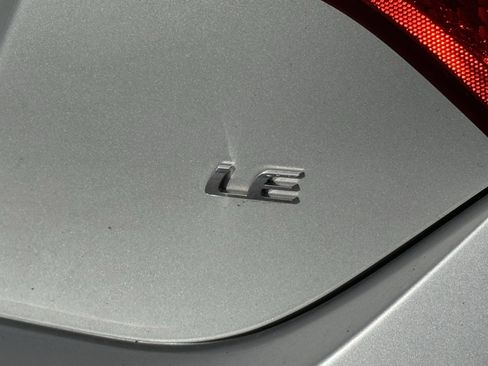 Used 2019 Toyota Corolla LE image 21