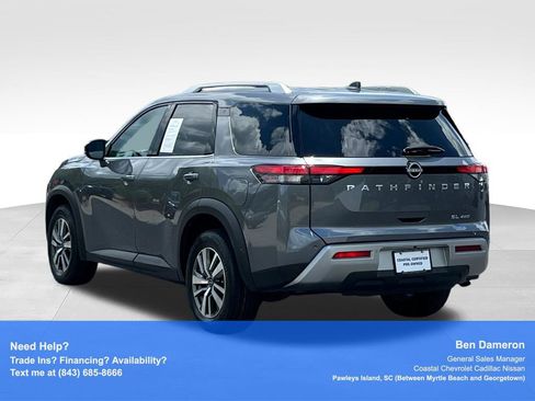Used 2025 Nissan Pathfinder SL AWD/4WD image 13