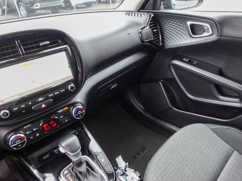 Used 2020 Kia Soul EX image 21