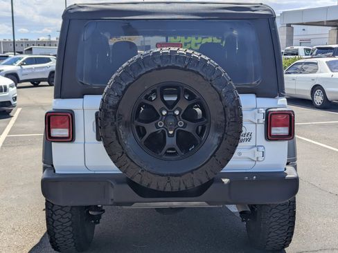 Used 2023 Jeep Wrangler Sport AWD/4WD image 3