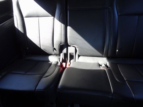 Certified 2024 Ford Expedition XLT image 17