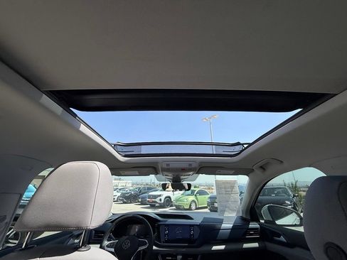 Certified 2024 Volkswagen Taos SE FWD image 19