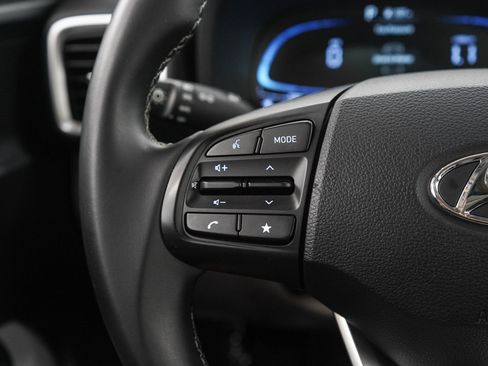 Used 2023 Hyundai Venue SEL FWD image 25