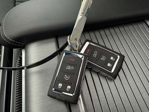 New 2026 Jeep Grand Wagoneer L Limited image 27