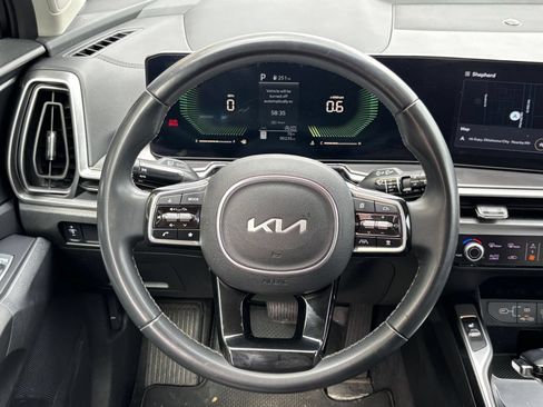 Used 2024 Kia Sorento S FWD image 29