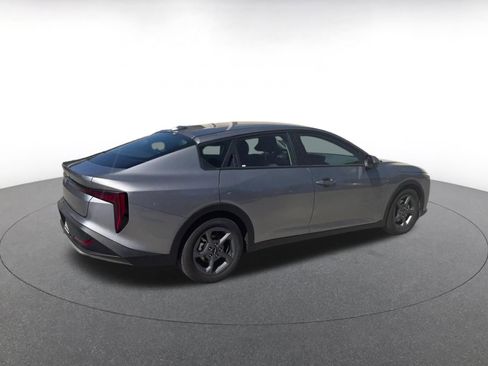 Used 2025 Kia K4 LXS image 14