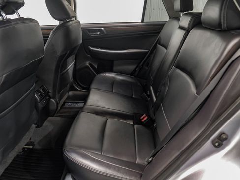 Used 2017 Subaru Outback 3.6R Limited AWD/4WD image 37