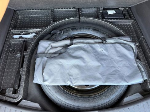 Used 2018 Ford Escape SEL image 19