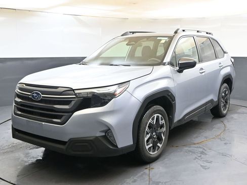 Certified 2025 Subaru Forester Premium AWD/4WD image 1