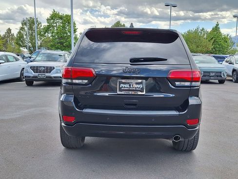 Used 2019 Jeep Grand Cherokee Altitude AWD/4WD image 4