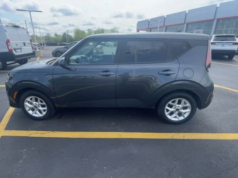 Used 2025 Kia Soul LX w/ LX Technology Package FWD image 7